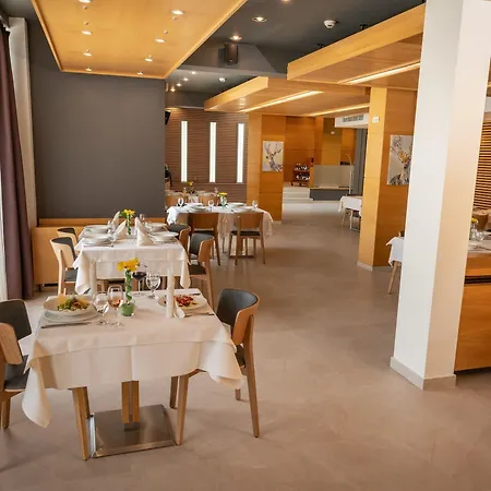 Hotel Zoo 4*