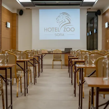 Zoo Hotel 4*