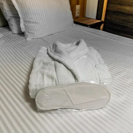 Hotel Zoo - Secured Paid Parking Sofia