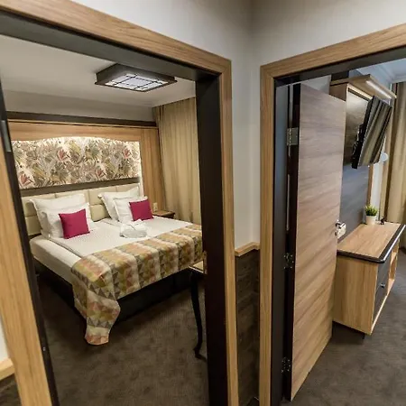 Zoo - Secured Paid Parking Hotel Sofia