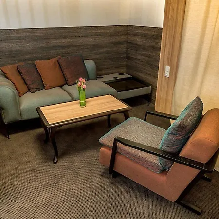 Hotel Zoo