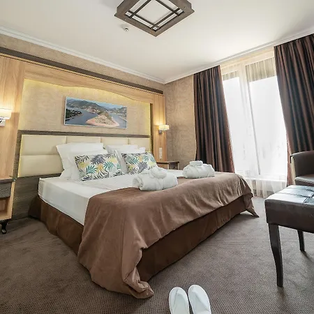 Hotel Zoo - Secured Paid Parking Sofia
