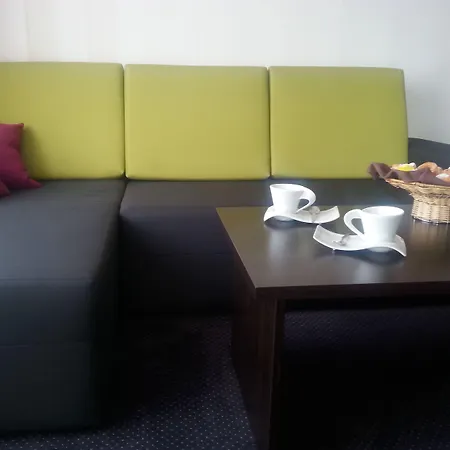 Zoo - Secured Paid Parking Sófia