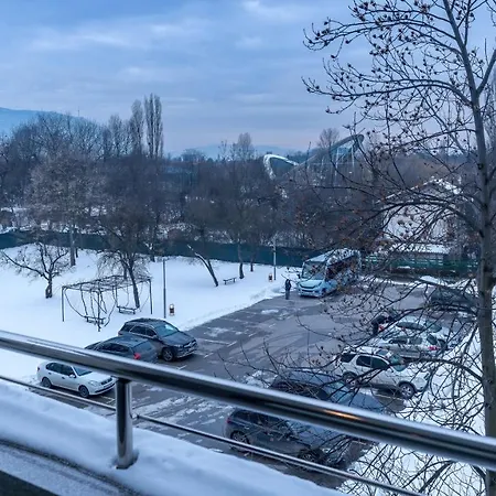 Zoo - Secured Paid Parking Szálloda 4*